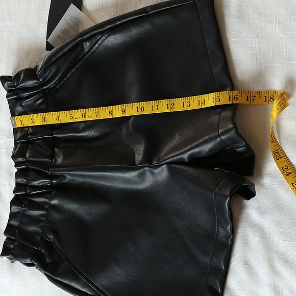 Black faux leather shorts paper bag size Xsmall - Picture 11 of 17